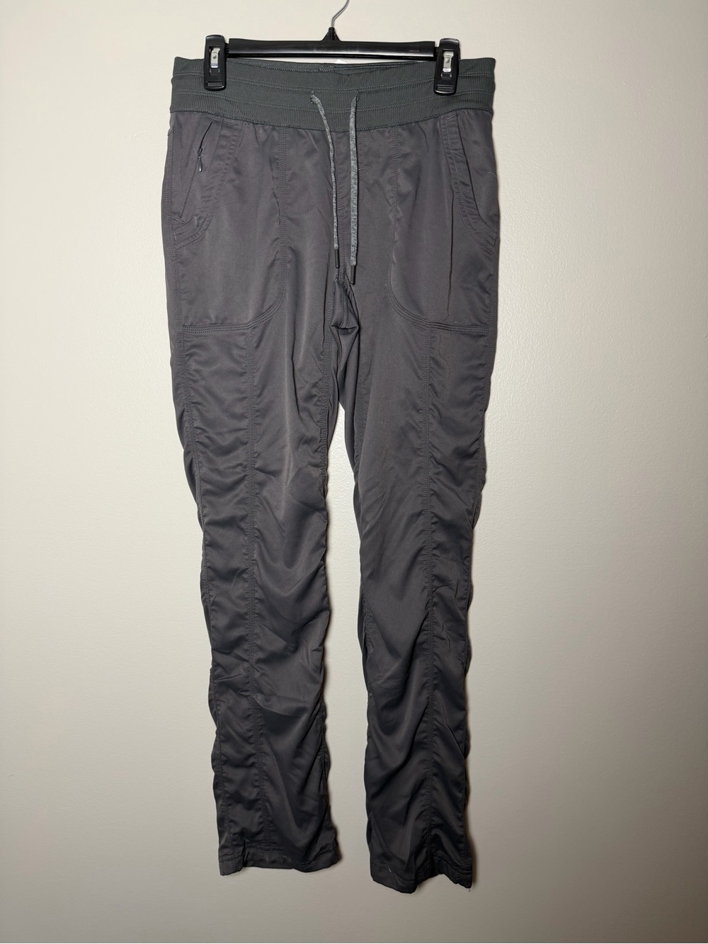 The North Face womens gray outdoor pants sz medium